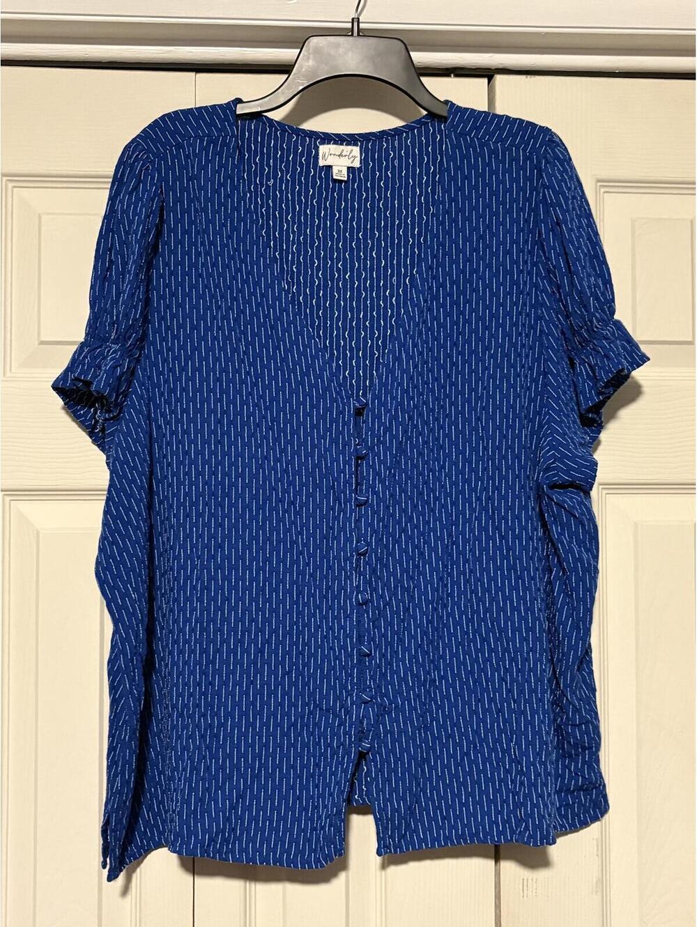 Wonderly Patriotic Blue White Stripe Print Blouse V Neck Americana 4th of July